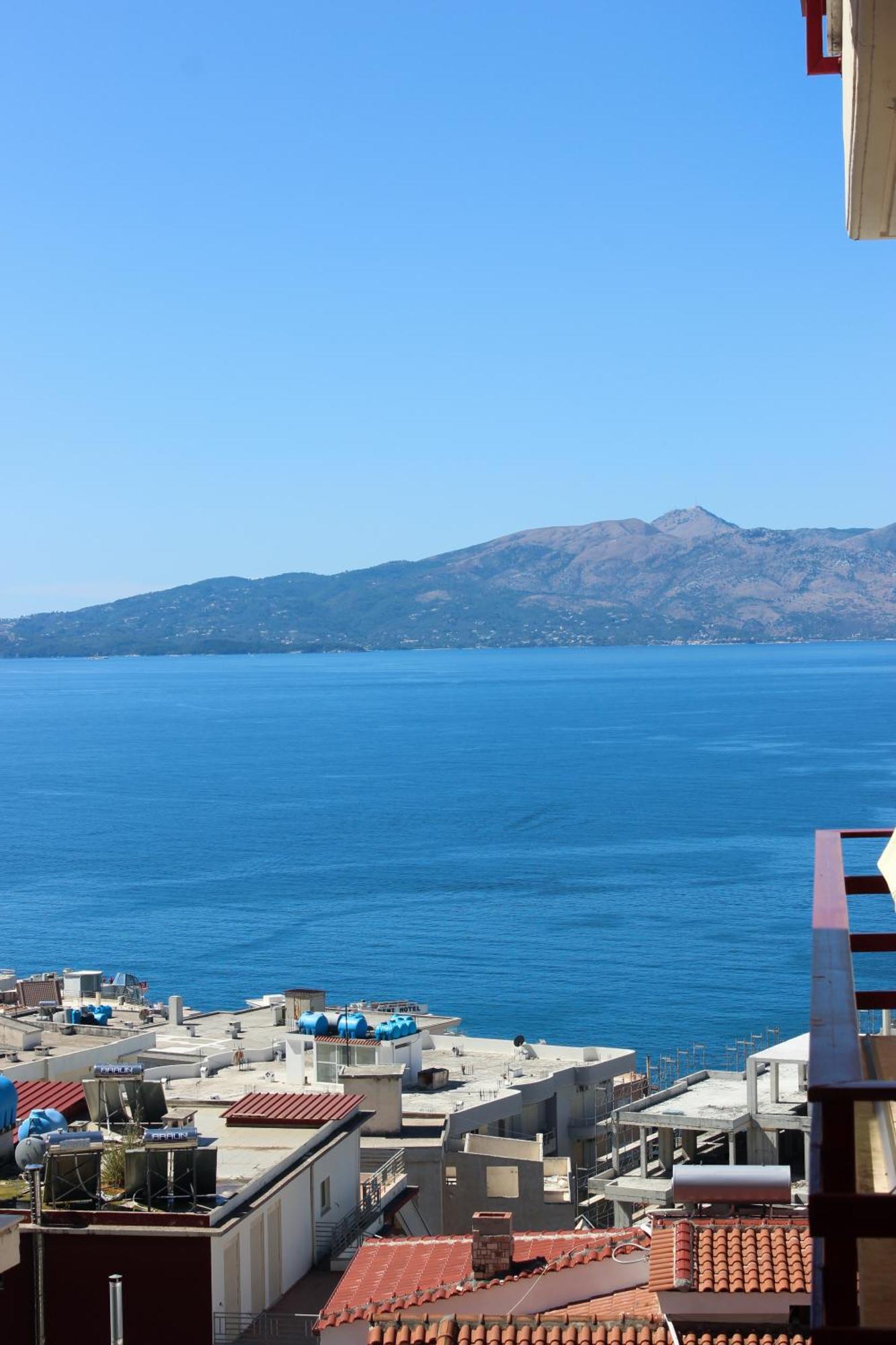Megrooms Sarandë Exterior foto